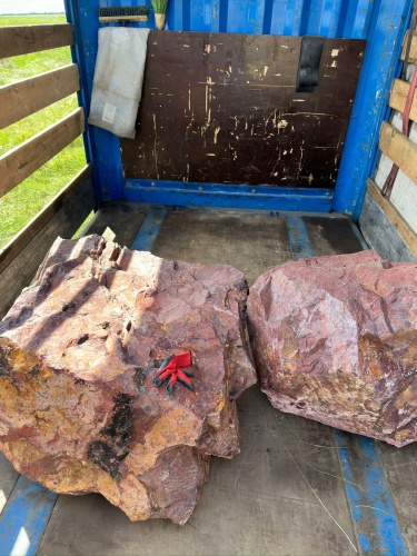 Ландшафтные глыбы красно-фиолетовые 200-1000 килограмм купить в Горнозаводске