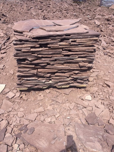 Плитняк лемезит бордовый для цоколя 1,5-2 см купить в Горнозаводске