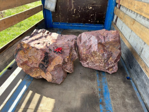Ландшафтные глыбы красно-фиолетовые 200-1000 килограмм купить в Горнозаводске