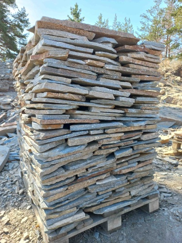 Плитняк златолит серебристый для цоколя, отмостки купить в Горнозаводске