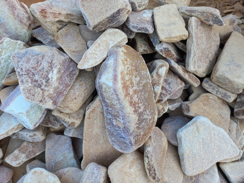 Златолит жёлтый, жёлто-зелёный глыбки и валуны для ланшафтного дизайна купить в Горнозаводске