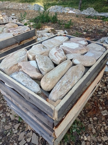 Златолит жёлтый, жёлто-зелёный глыбки и валуны для ланшафтного дизайна купить в Горнозаводске