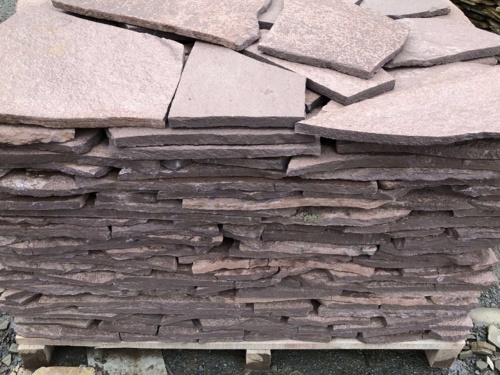 Плитняк лемезит бордовый для облицовки цоколя 20-25 мм  купить в Горнозаводске