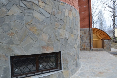 Плитняк златолит Уральский для цоколя, отмостки купить в Горнозаводске